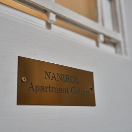 Nanirol Apartment At Gellert Bath Boedapest Buitenkant foto