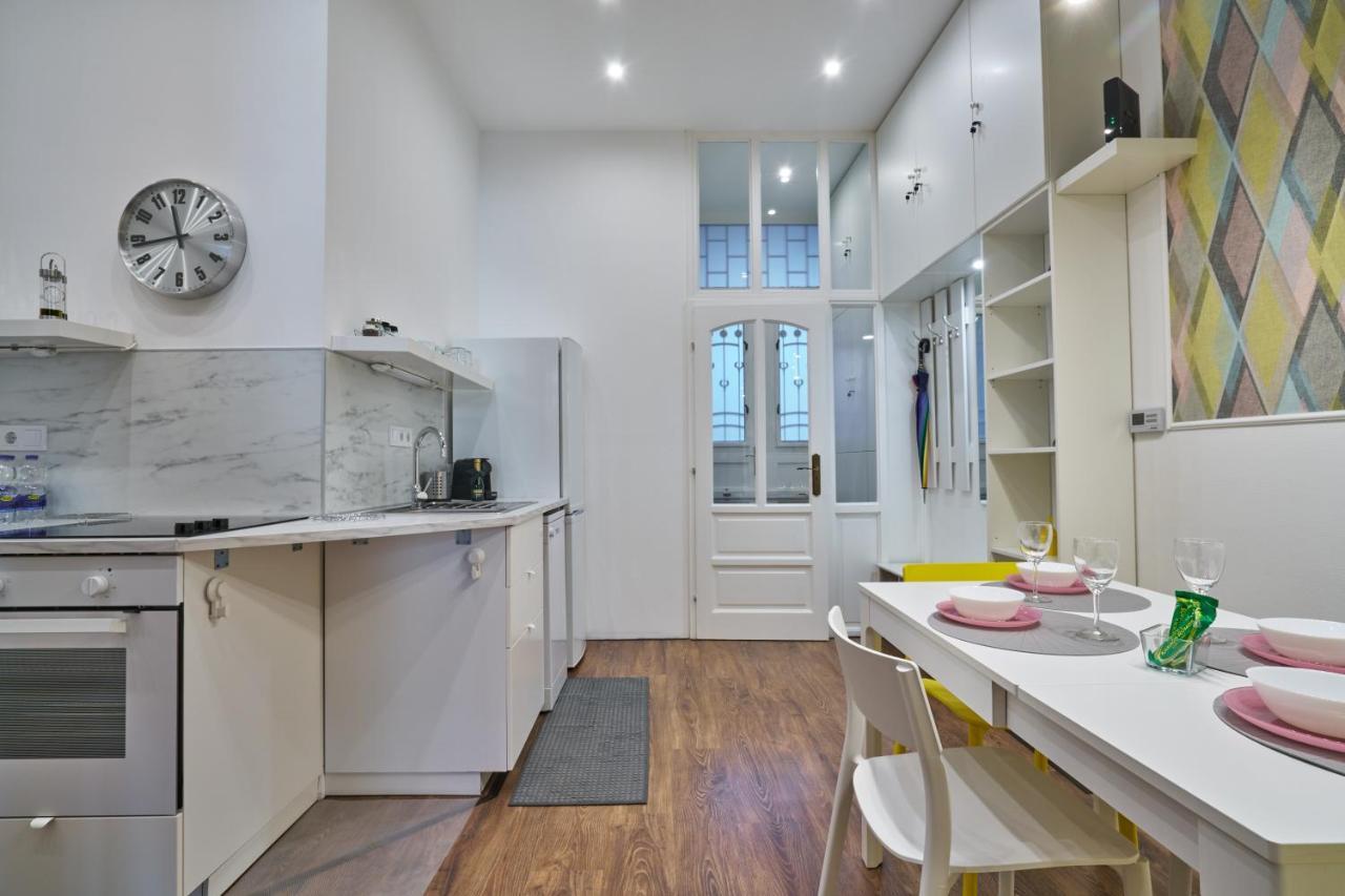 Nanirol Apartment At Gellert Bath Boedapest Buitenkant foto