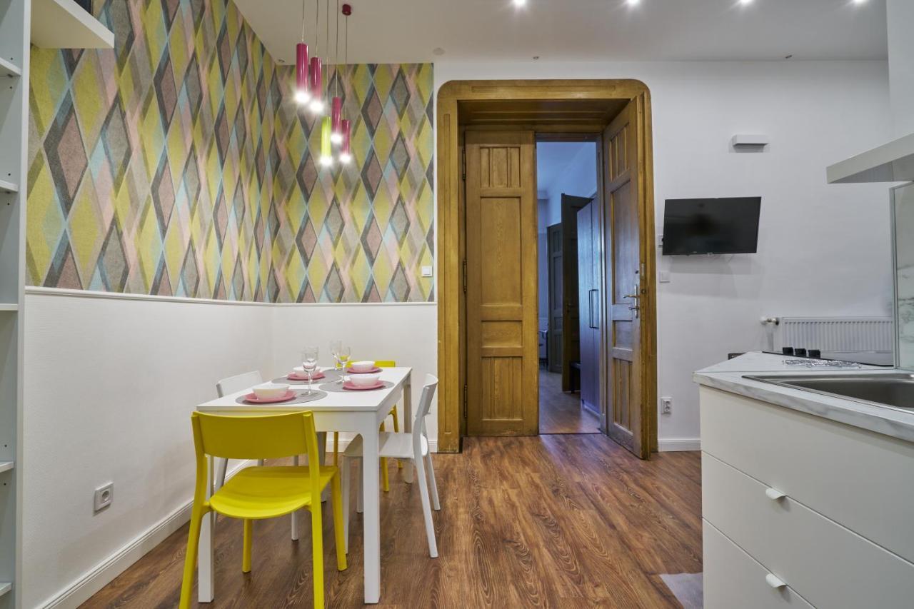 Nanirol Apartment At Gellert Bath Boedapest Buitenkant foto