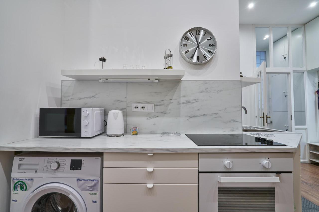 Nanirol Apartment At Gellert Bath Boedapest Buitenkant foto