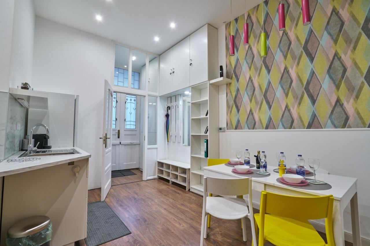 Nanirol Apartment At Gellert Bath Boedapest Buitenkant foto