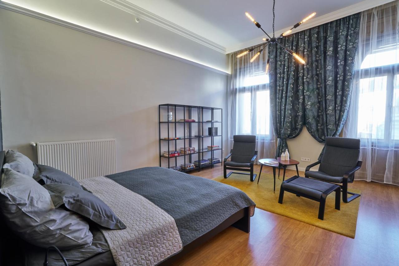 Nanirol Apartment At Gellert Bath Boedapest Buitenkant foto