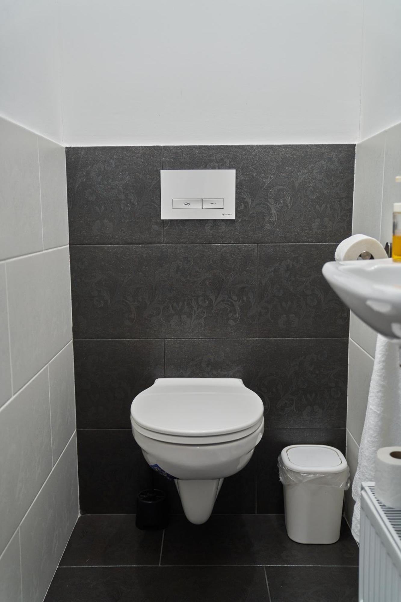 Nanirol Apartment At Gellert Bath Boedapest Buitenkant foto